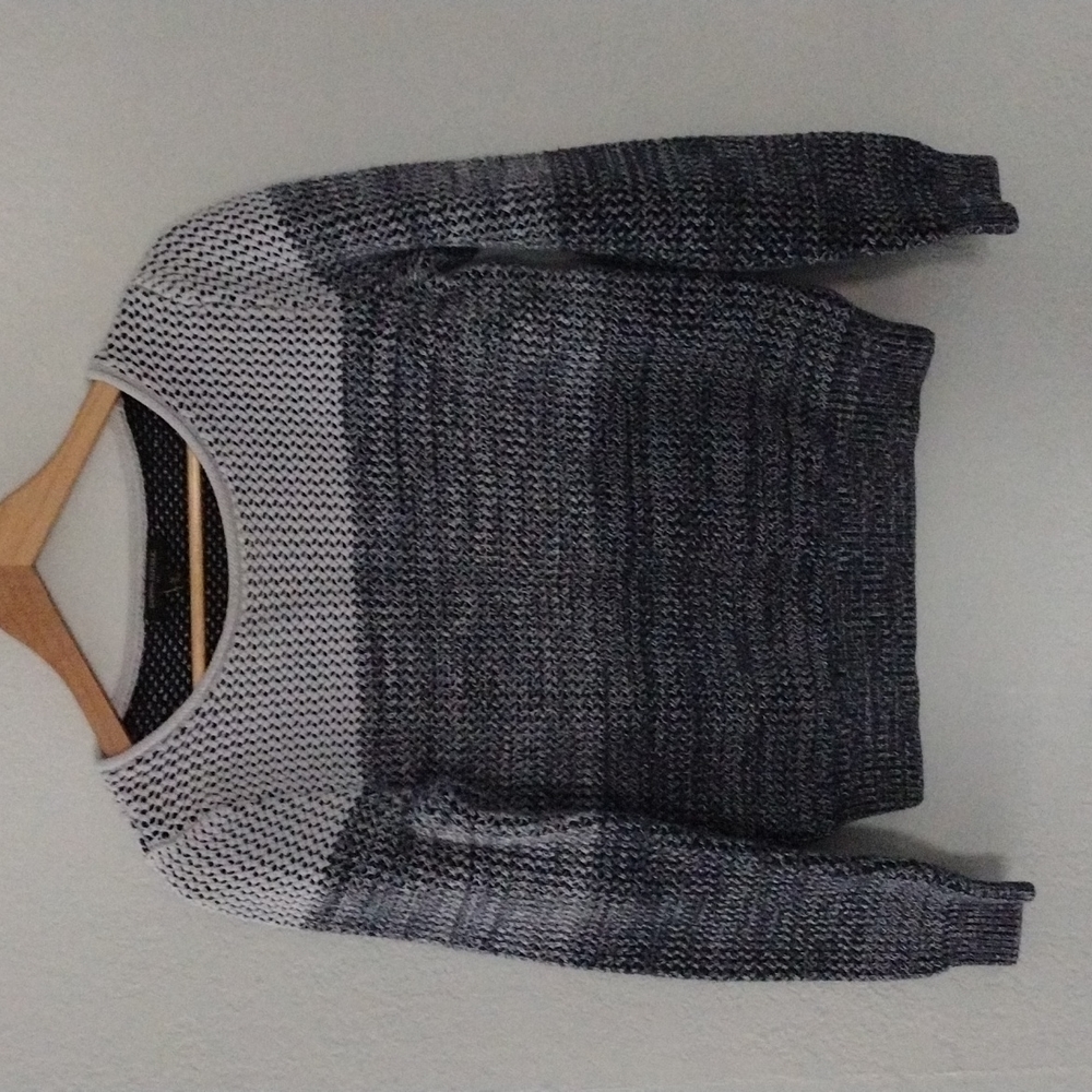 Banana Republic Gray /Blue Long Sleeve Sweater Size Medium